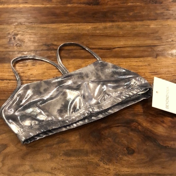 Beyond Yoga Racerback Bra in Foil Tie Dye XS - Picture 2 of 9